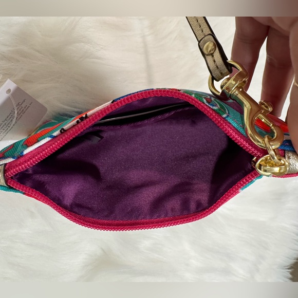 Coach Poppy C Print Wristlet F48151 - Picture 6 of 7